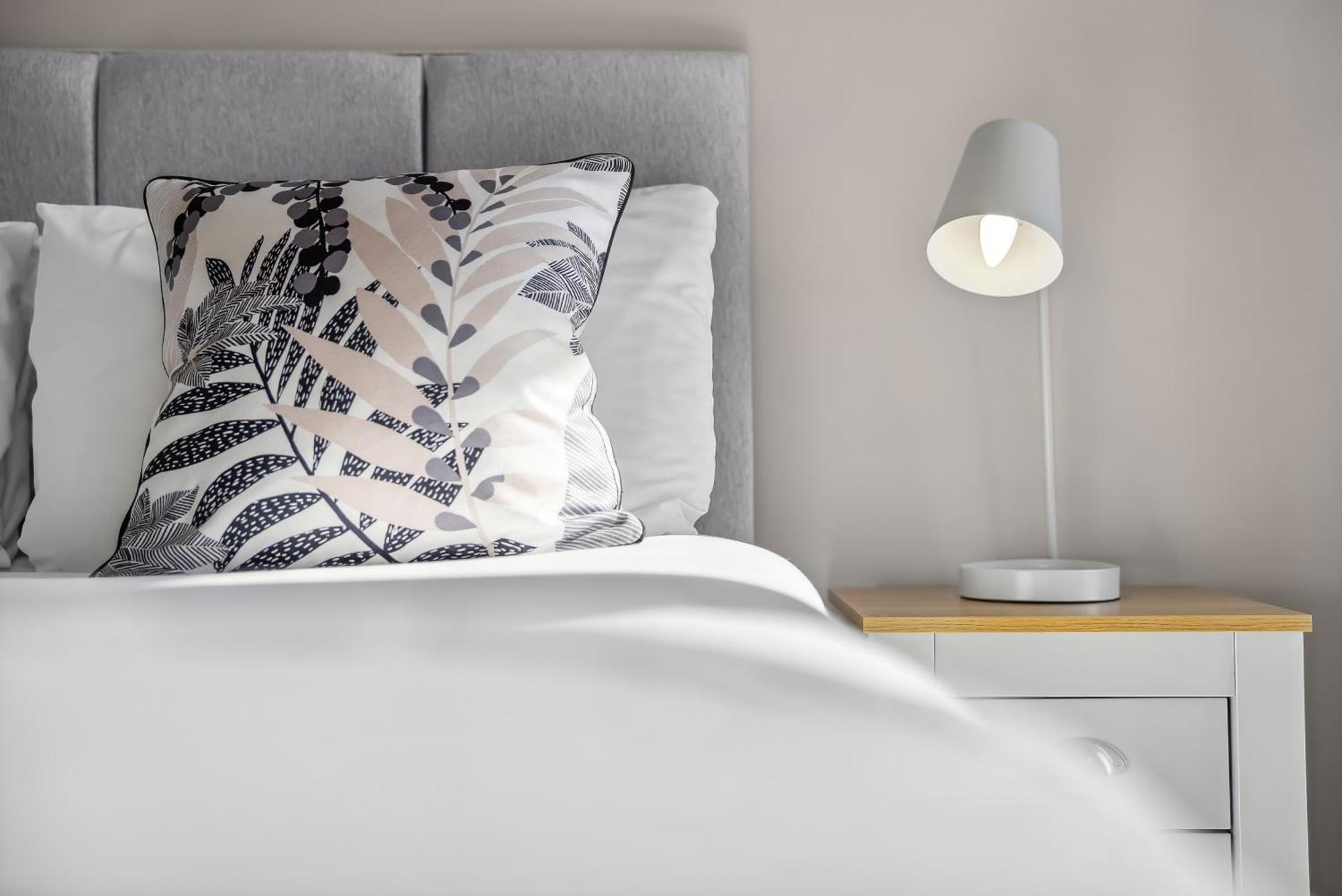 Cotels At Vizion Serviced Apartments, Superfast Broadband, Central Location, Free Parking, Fully Equipped Kitchen Милтон-Кейнс Экстерьер фото